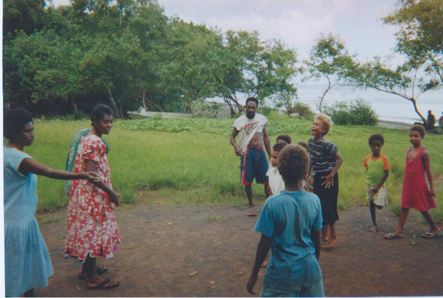 Teaching Frisbee in language on Tongoa