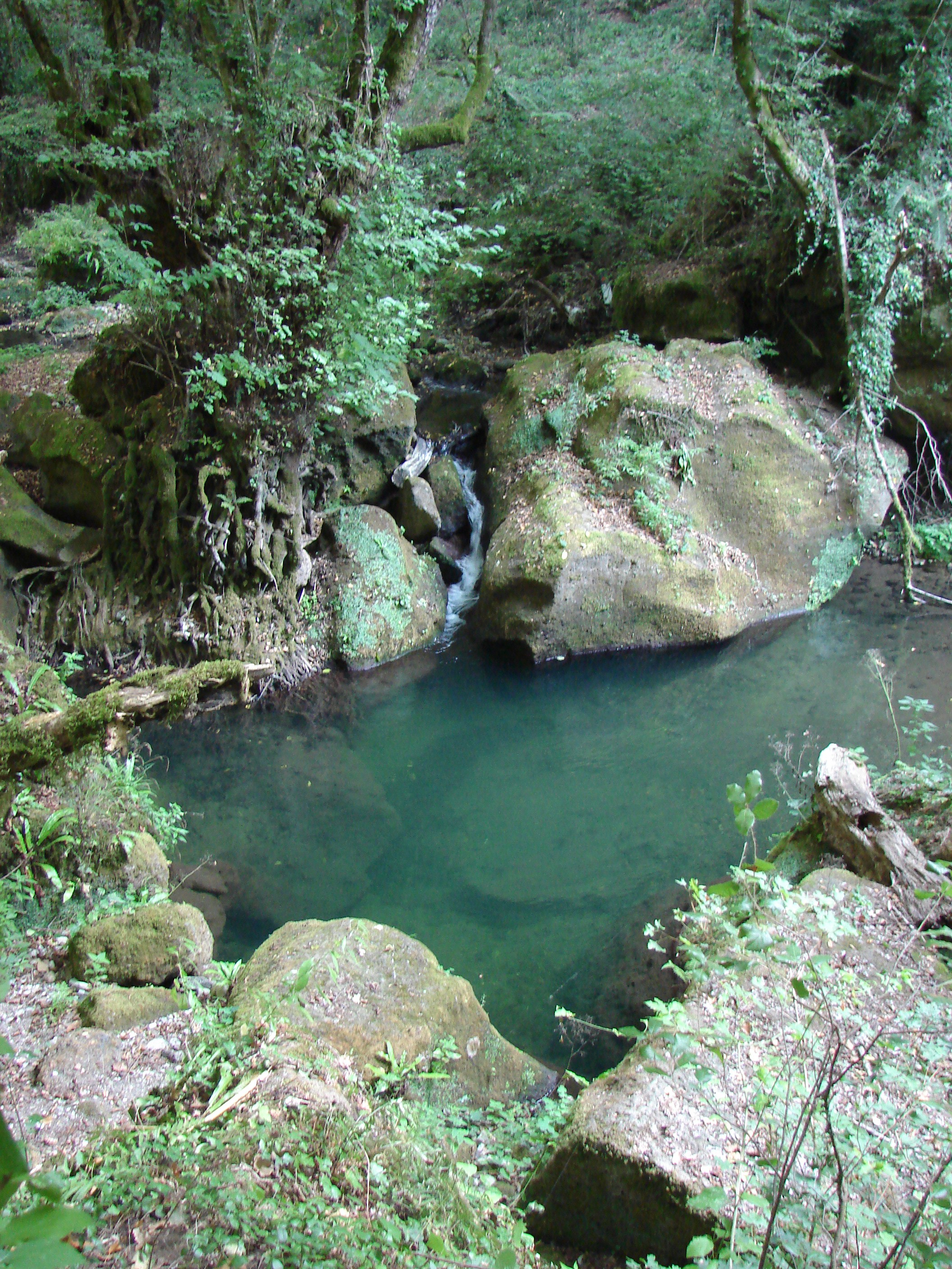 un tuffo dove l'acqua è più blu