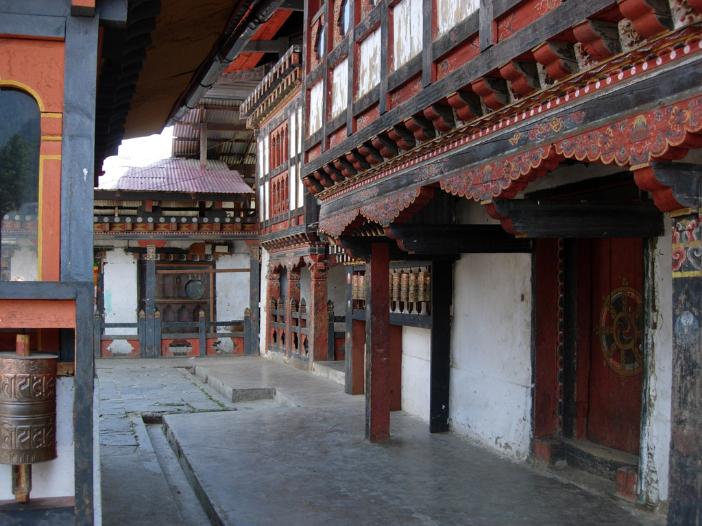 2006-04-14_09-26-51_Bhutan
