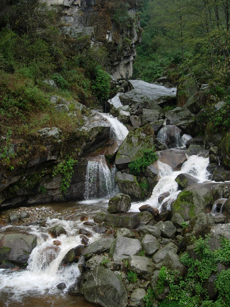 2006-04-18_05-08-22_Bhutan