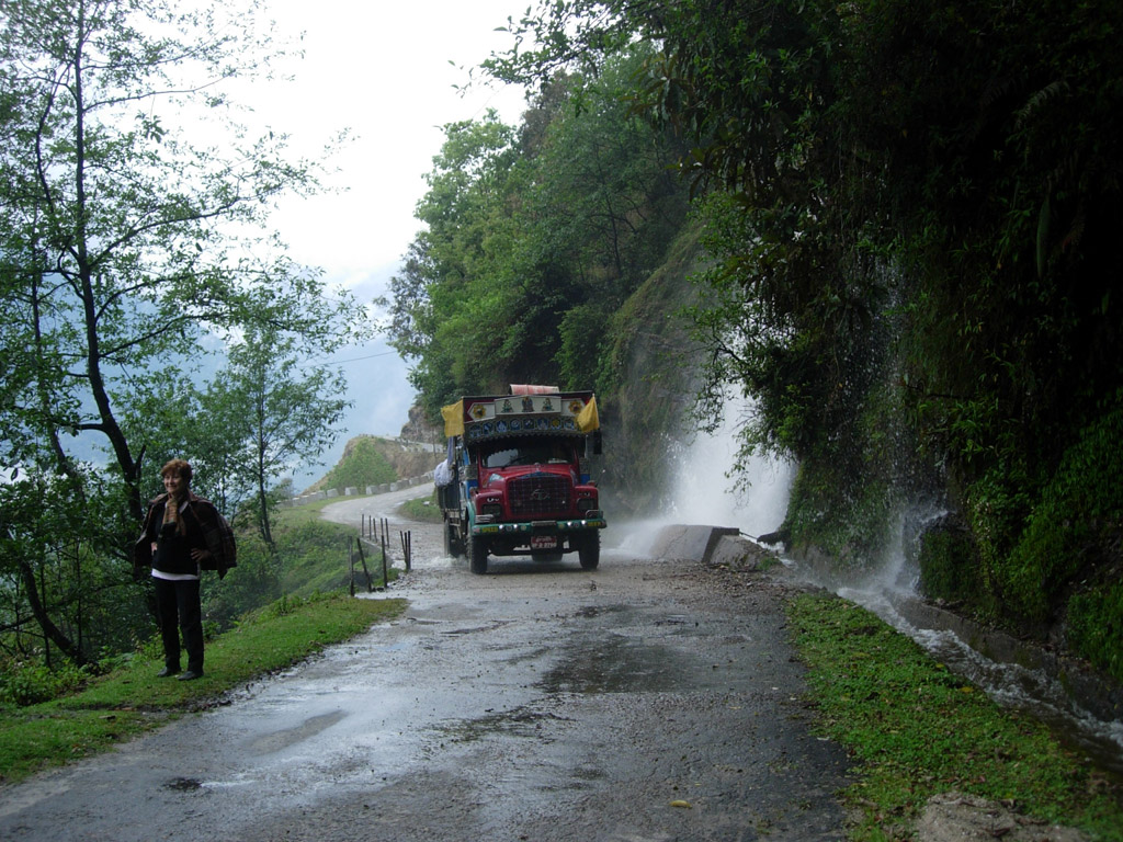 2006-04-18_06-39-54_Bhutan