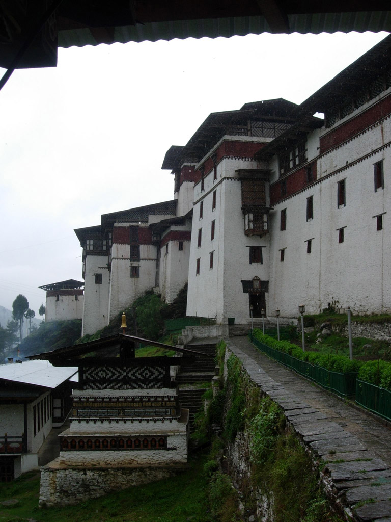 2006-04-18_07-40-11_Bhutan