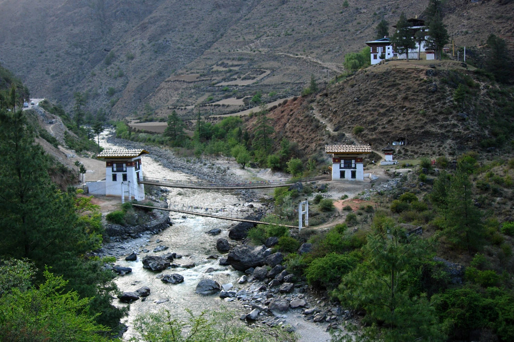 2006-04-21_13-33-36_Bhutan